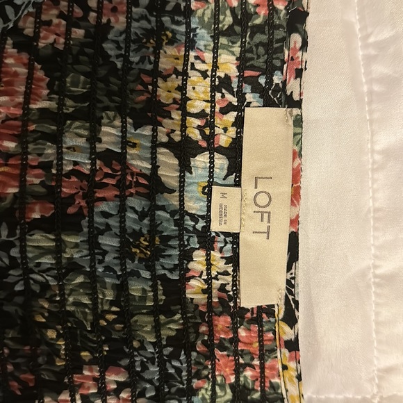 Loft Floral Blouse - Picture 3 of 4